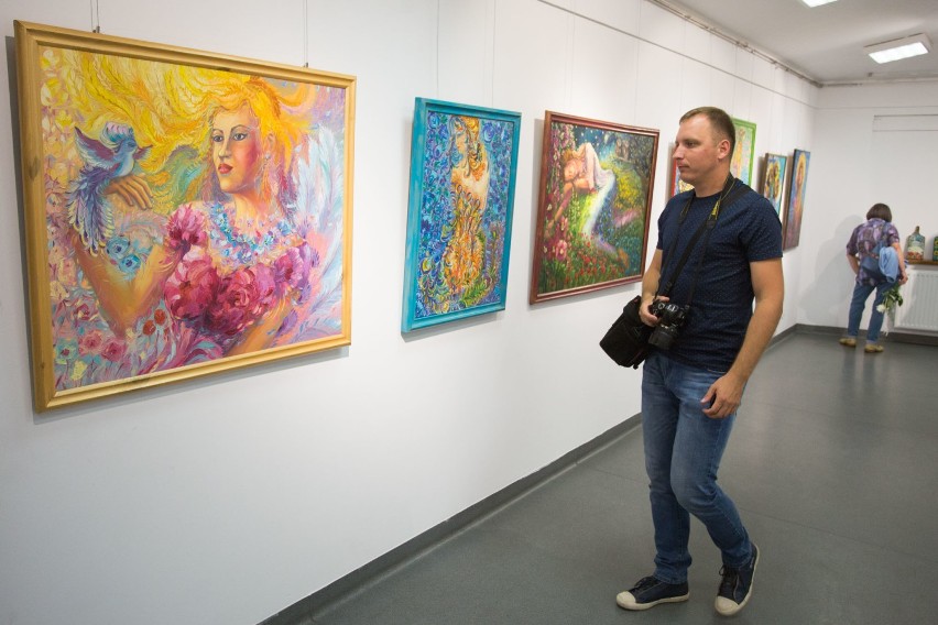 Wernisaż wystawy ukraińskiej malarki polskiego pochodzenia - Marty Zwarycz