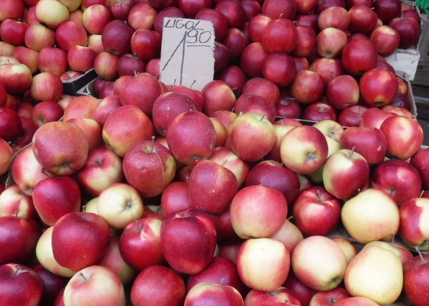 Jabłka w cenie 1,90 za kilogram