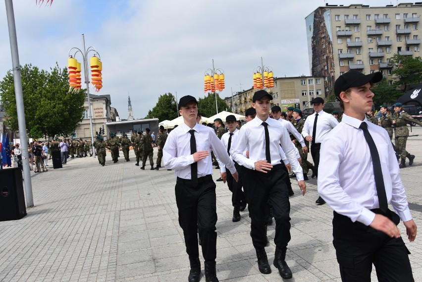 Częstochowa. Piknik militarny. Zobacz broń, sprzęt wojskowy ZDJĘCIA