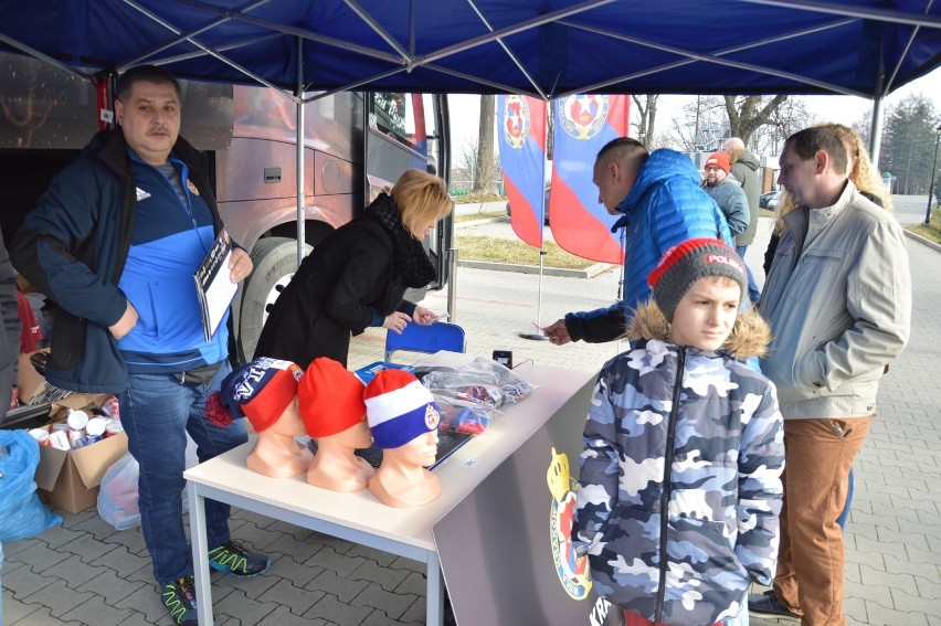 Wisła Kraków. „Nigdy nie zginie”, czyli wiślacka Smoczyca z wizytą w Bochni [ZDJĘCIA]