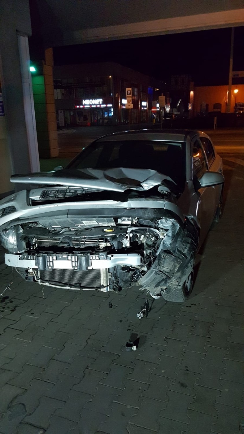 Czołowe zderzenie samochodów na ul. Włodka w Grudziądzu