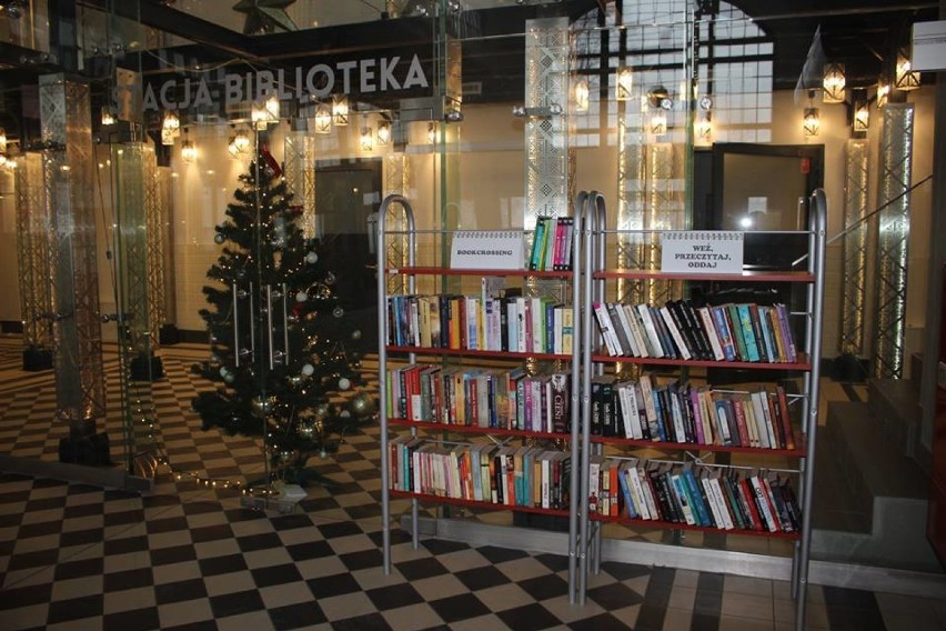Ruda Śląska: Na wyremontowanym dworcu w Chebziu każdy może sobie pożyczyć książkę [ZDJĘCIA]