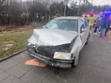 Kraków. Wypadek w Mistrzejowicach na skrzyżowaniu ul. Wiślickiej i DK 79. Kierowca był pijany