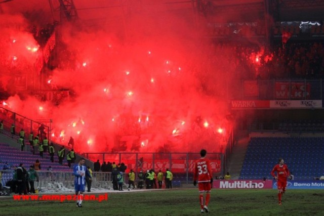 Z powodu budowy kładki prowadzącej do sektora gości na stadionie ...