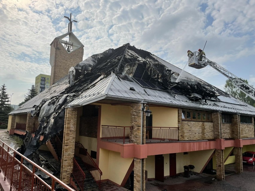 Tak wygląda teraz wnętrze kościoła w Sosnowcu po pożarze - SMUTNY widok! Ruszyła zbiórka na pomoc dla parafii. Zobacz ZDJĘCIA