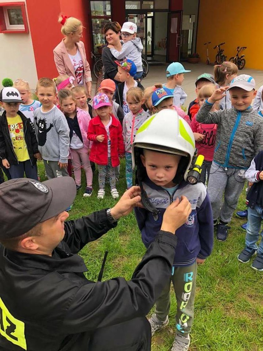Grodzisk Wielkopolski: Wizyta strażaków w Przedszkolu Chatka Puchatka! [GALERIA ZDJĘĆ]