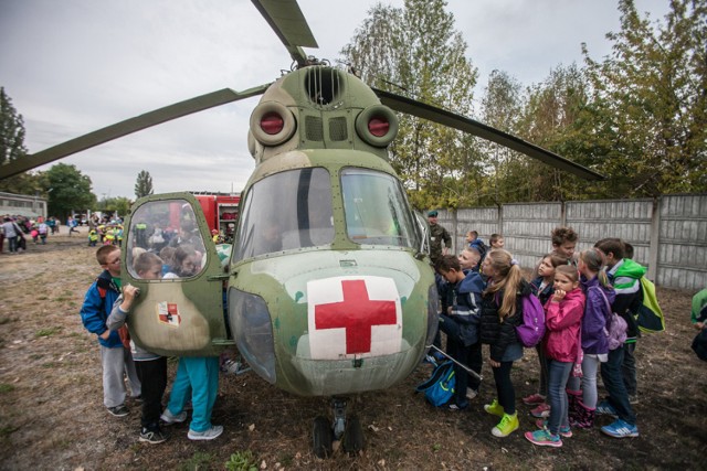 Śmigłowiec Mi-2 na terenie skansenu militarnego przy ul. 6 Sierpnia