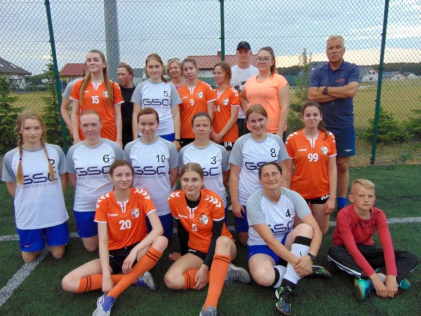 Sparing kobiecych drużyn piłkarskich w Budzyniu [ZDJĘCIA]