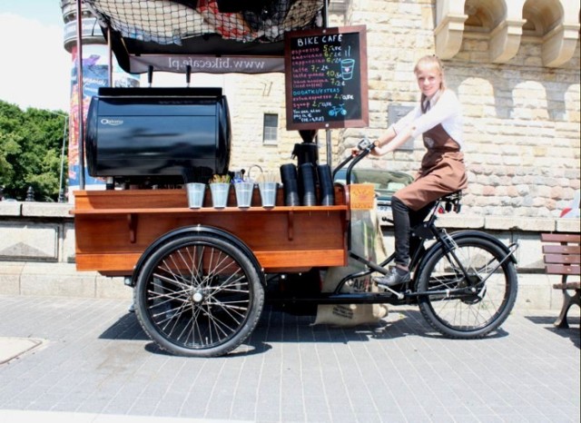 W Poznaniu można spotkać mobilną kawiarnię. Ekspres do kawy ...