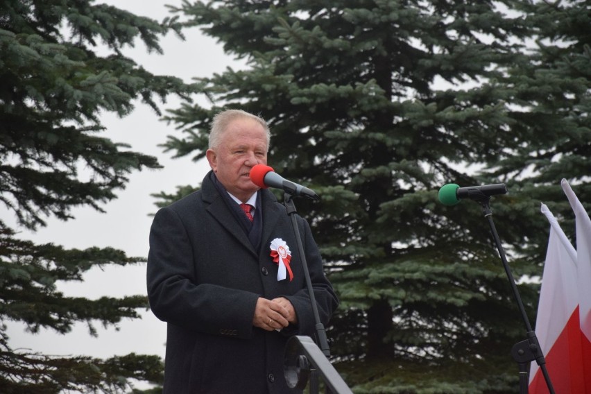 Święto Niepodległości, gmina Puck: Patriotyczny koncert poprzedzony uroczystościami pod pomnikiem Antoniego Abrahama | ZDJĘCIA, WIDEO 