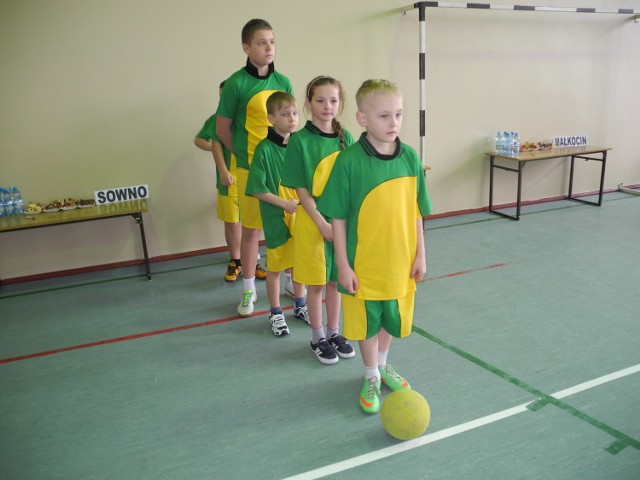 Zwycięska drużyna ze Szkoły Podstawowej w Sownie.