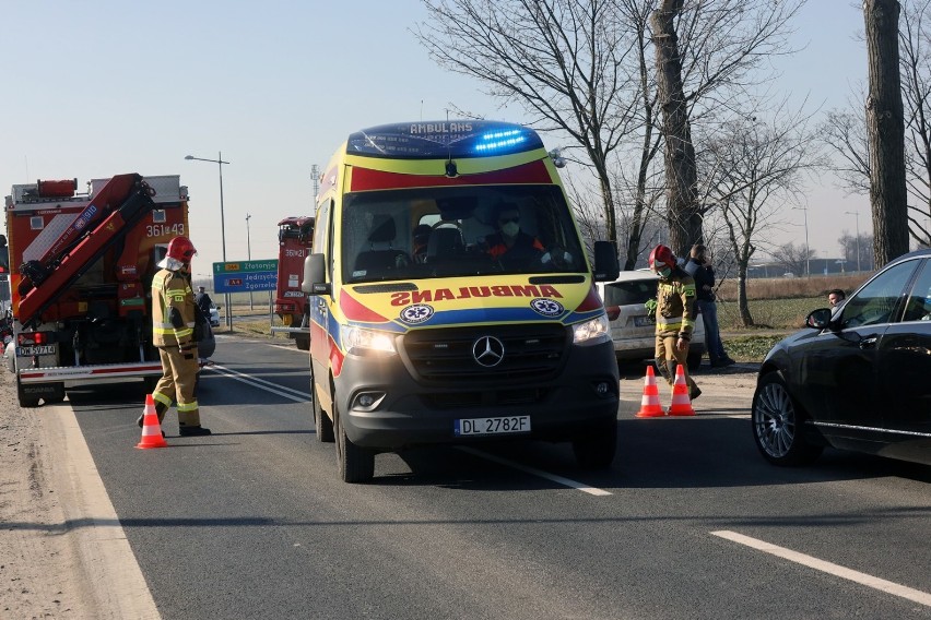 Wypadek na drodze Legnica - Złotoryja, ranna motocyklistka