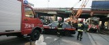 Kraksa pod wiaduktem w Częstochowie: Tir zmiażdżył kabinę motorniczego w tramwaju