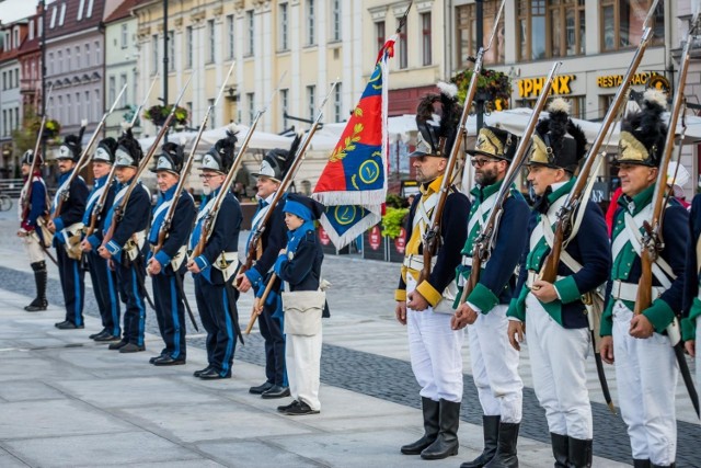 W sobotę w podbydgoskiej Zielonce odbyła się rekonstrukcja Wkroczenia Wojsk Powstania Kościuszkowskiego na Kujawy i Pomorze, które miało miejsce 225 lat temu. Przemarsz wojsk zakończył się na Starym Rynku w Bydgoszczy.