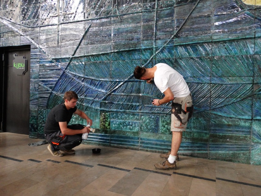 W sobotę zostanie odsłonięta odnowiona mozaika w kinie Kijów