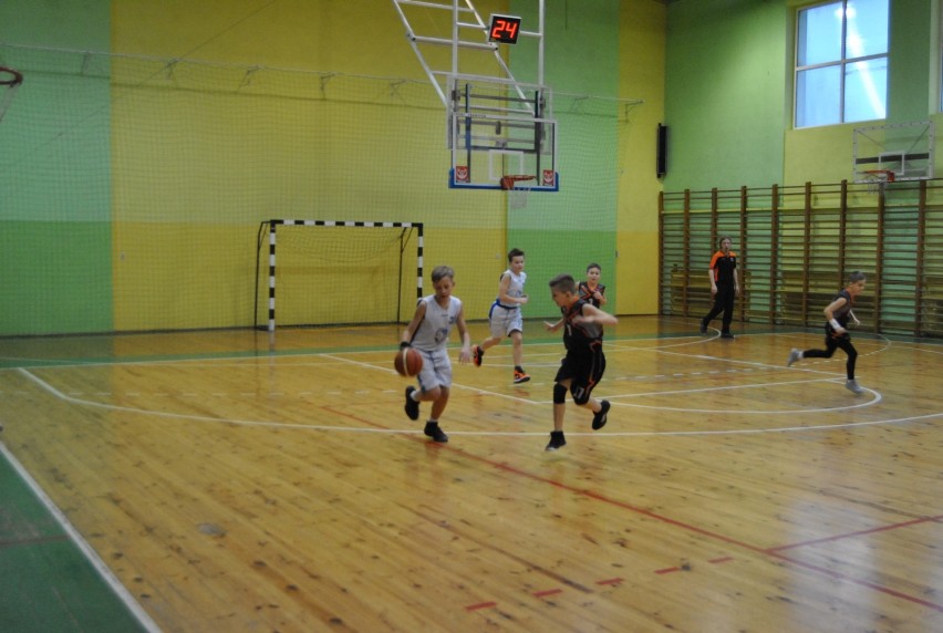 Turniej koszykówki dla najmłodszych zawodników w Kościanie ZDJĘCIA