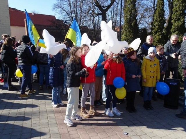 Jacek Kordowski i Anna Kordowska, organizatorzy marcowego marszu solidarności w Chełmnie, dostali informacje, że balony pokonały prawie 1700 km