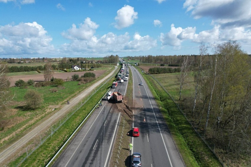 Dwie osoby odniosły obrażenia, i tam także są utrudnienia w...