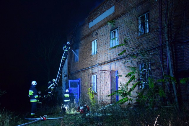 Pożar w budynku nieczynnego browaru w Żninie.