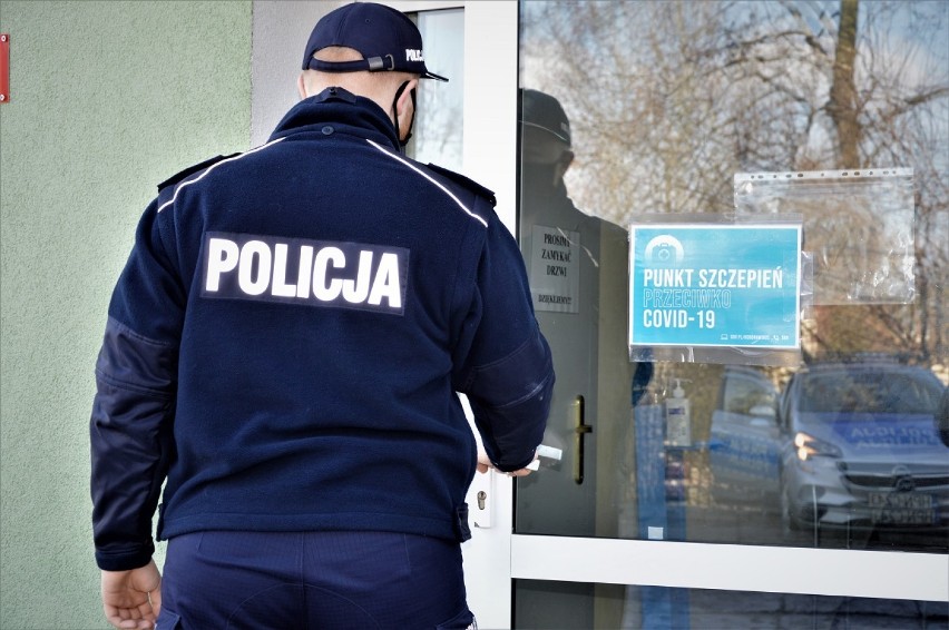 #SZCZEPIMYSIĘ. Ruszyły szczepienia tczewskich policjantów przeciw Covid-19