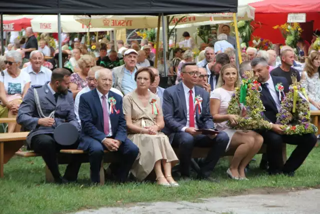 Dożynki w Brzezinach. Mieszkańcy i władze gminy dziękowali za plony