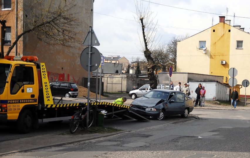 Wypadek na skrzyżowaniu ul. Piekarskiej z Joselewicza w Tomaszowie