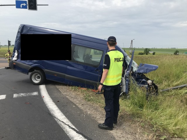 Wypadek na skrzyżowaniu drogi wojewódzkiej i obwodnicy Nakła.