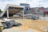 Trwa przebudowa placów w centrum Sosnowca. Opóźnienia przed dworcem, Patelnia z pracami wykonywanymi w terminie