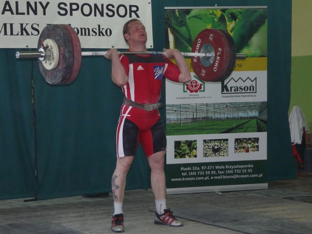 Sławomir Bera w rwaniu uzyskał wynik 115 kg, w podrzucie 135 kg