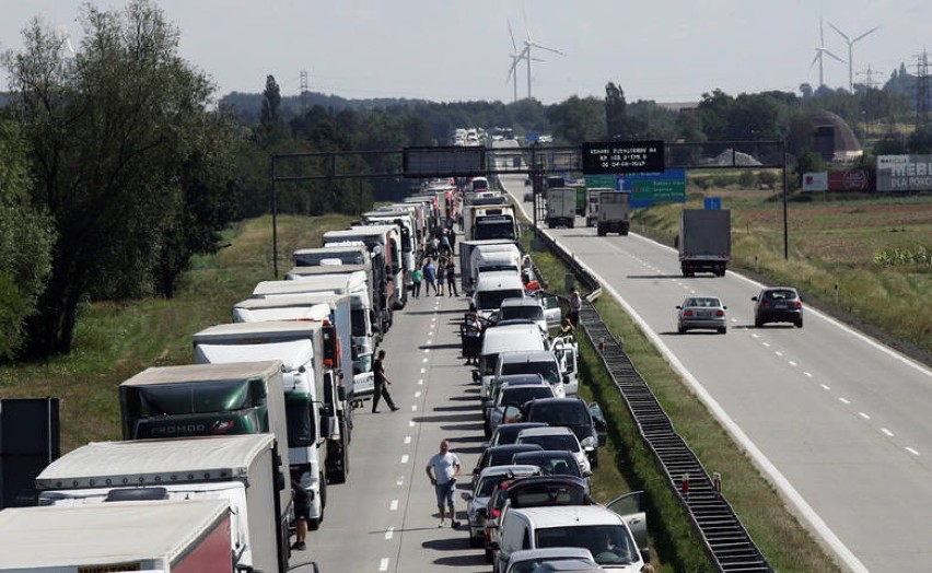 Odcinek Opole - Wrocław

Tutaj korek ma łącznie kilkanaście...