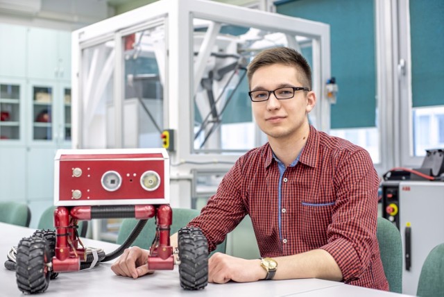 Pożarniczy robot inspekcyjny jest nadal przez mnie rozwijany, a sam prototyp będzie z czasem udoskonalany o nowe rozwiązania – zaznacza Sebastian Jakubowski.