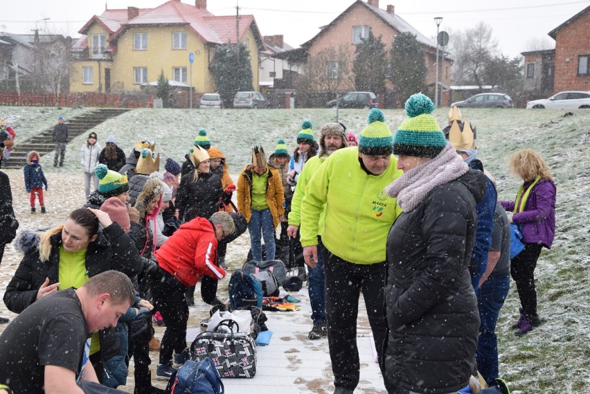 Morsowanie w Święto Trzech Króli nad Zalewem Zadębie w Skierniewicach