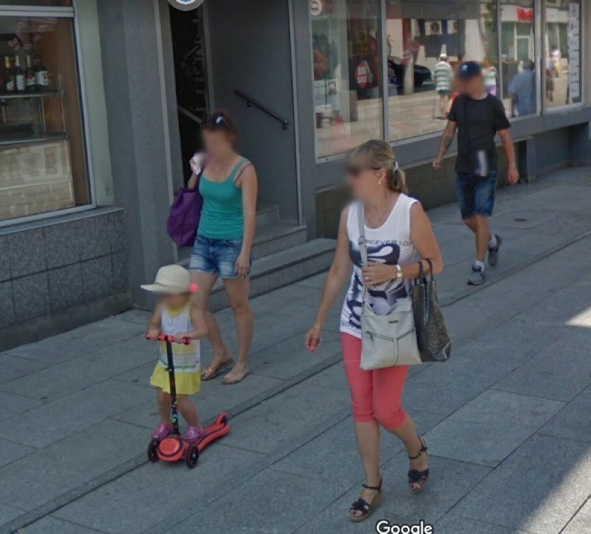 Oto zdjęcia mieszkańców Sosnowca na Google Street View. Odnajdujecie się nich?