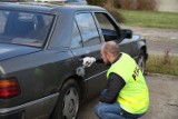 Napad na taksówkarza. Oblali go benzyną i wrzucili do bagażnika