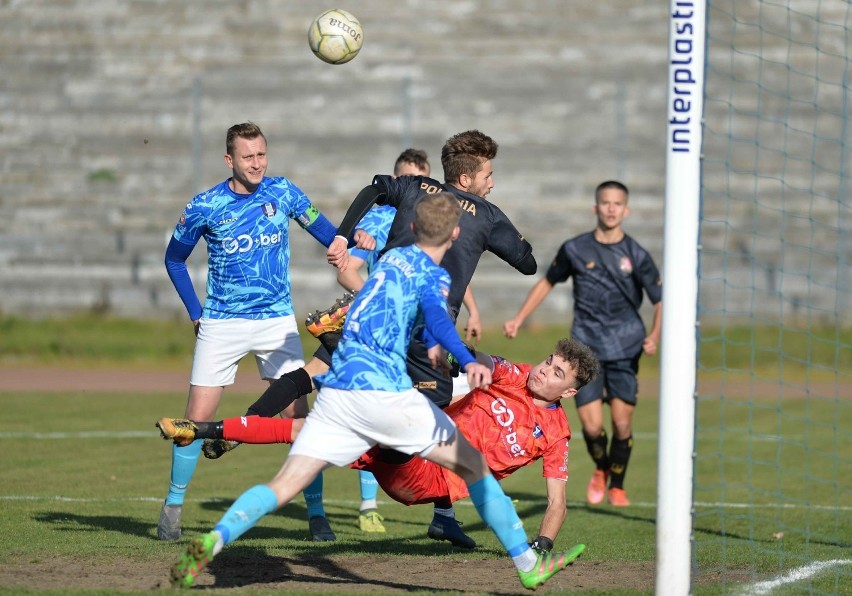 4 liga. Polonia Przemyśl lepsza od MKS-u Kańczuga w drugiej połowie. Dwa gole Kamila Janasa [ZDJĘCIA]