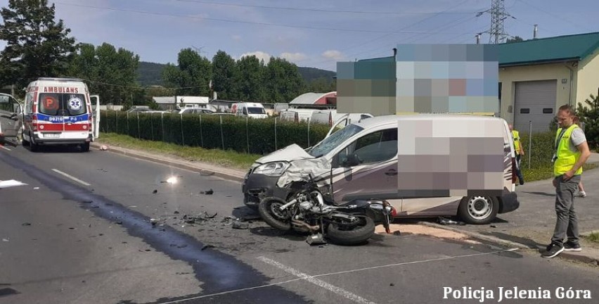 Dramat na drodze. Śmiertelny wypadek przy ul. Lubańskiej w Jeleniej Górze. Zginął 25- letni motocyklista
