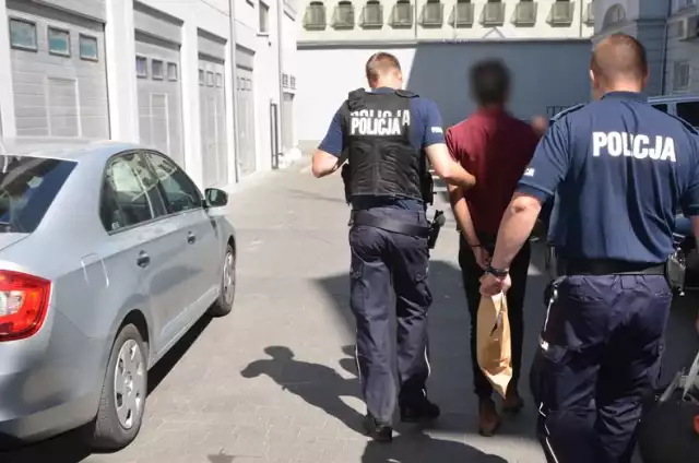 Młody Norweg oddał mocz na gdańskim lotnisku. Został zatrzymany przez policję [19.06.2018]