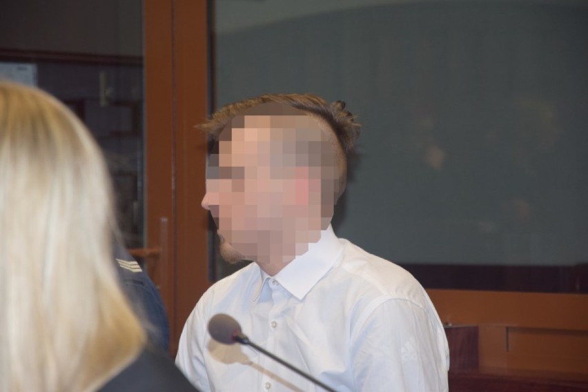 Dożywocie dla 20-letniego Macieja D. oskarżonego o podpalenie kamienicy w Lęborku [FOTO,WIDEO]