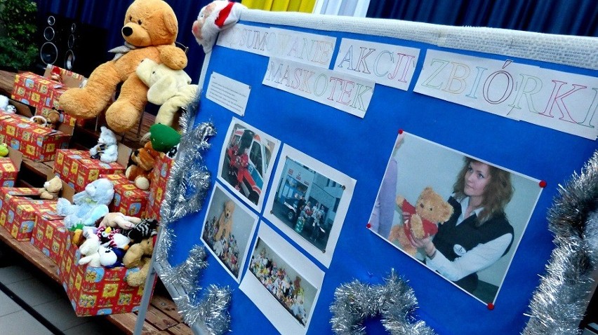 Władysławowo. Młodzi ludzie zbierali maskotki, które mają pomóc dzieciom - ofiarom przykrych zdarzeń