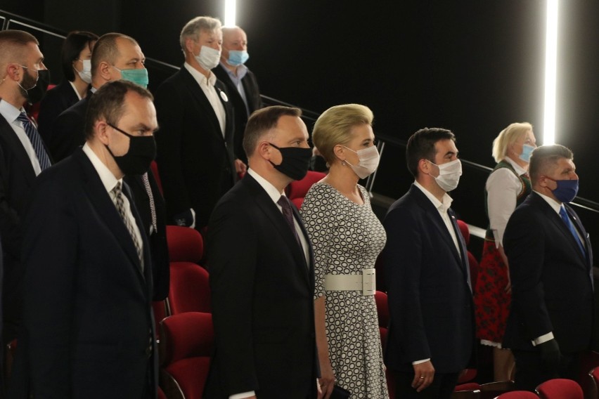 Andrzej Duda honorowym obywatelem Wielunia. Prezydent wziął udział w uroczystej sesji ZDJĘCIA, WIDEO