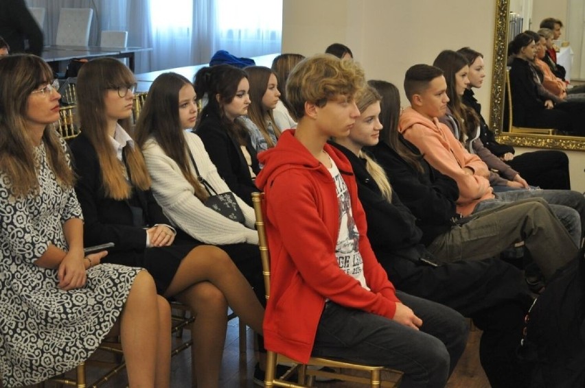 W przededniu stulecia praw miejskich Skarżyska - Kamiennej - historyczna konferencja w hotelu Promień. Zobaczcie zdjęcia