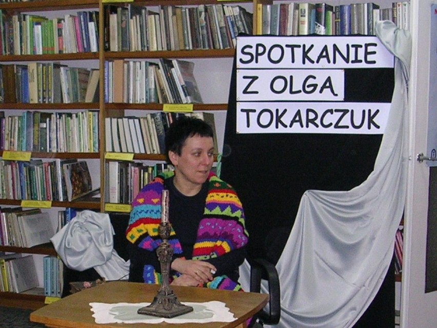 Olga Tokarczuk odwiedziła bibliotekę w Twardogórze