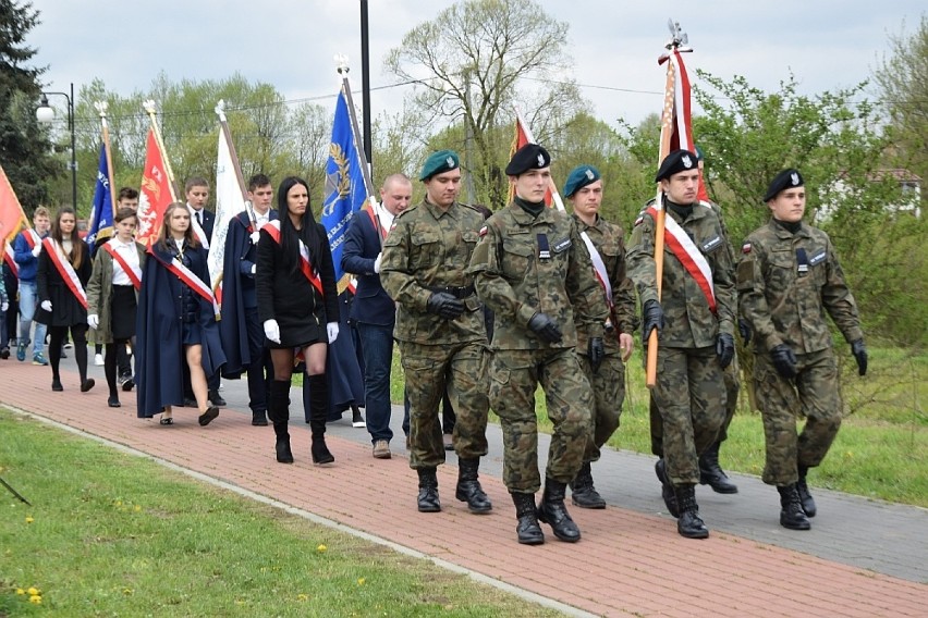 Oddali hołd pomordowanym w Katyniu, Miednoje, Charkowie. Podniosła uroczystość w Końskich