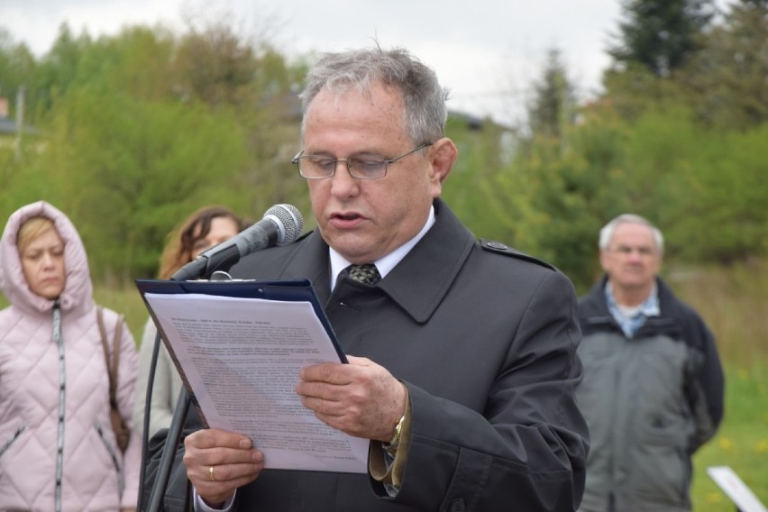 Oddali hołd pomordowanym w Katyniu, Miednoje, Charkowie. Podniosła uroczystość w Końskich