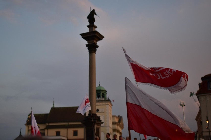 Ostatnia miesięcznica smoleńska w Warszawie. Obywatele RP na...