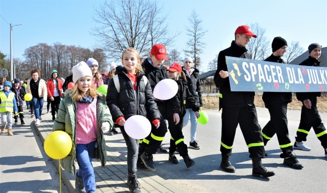 Spacer z balonami dla Julii Jezierskiej w Michałowie i Jarostach