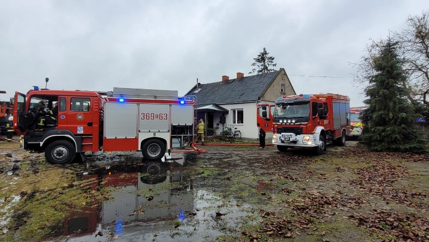 Służby informacje o pożarze, w miejscowości Nowa Wola w...
