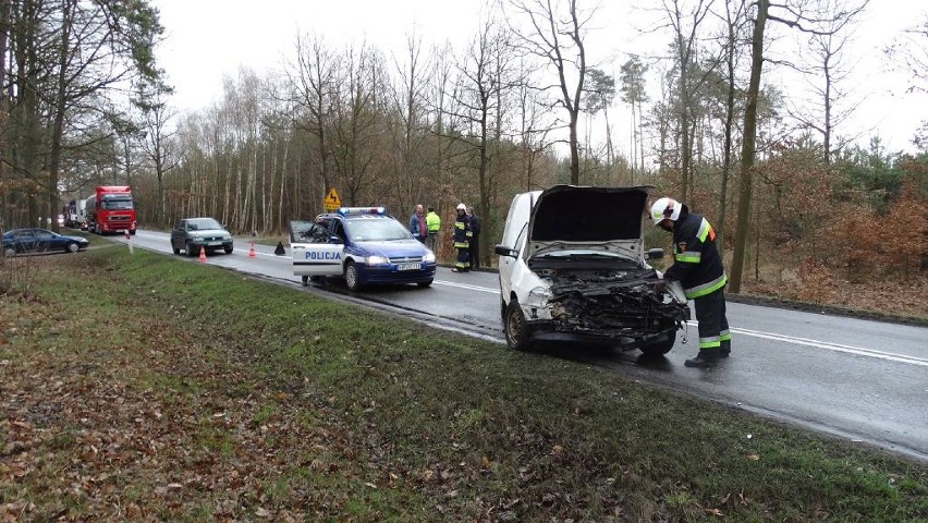 Poważny wypadek. 3 osoby ranne