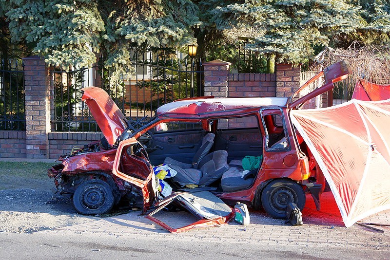 Wypadek w Borkowie Nowym. Zginęły w nim dwie osoby