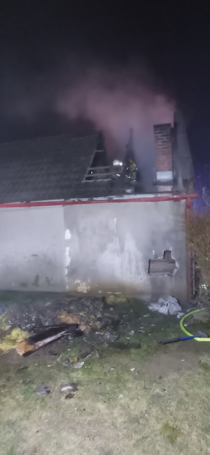 Pożar domu jednorodzinnego w Buczu, 19.12.2020